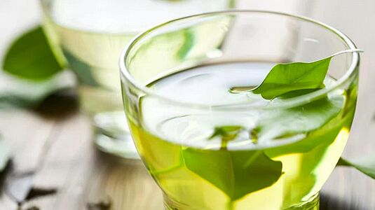 Zeleni čaj je izjemno zdrava pijača, ki jo uživamo na japonski prehrani. 