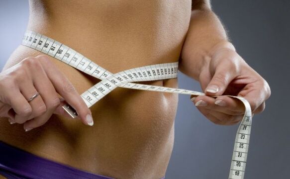 Ko ste shujšali za 7 kg v enem tednu zaradi diet in vaj, lahko dosežete graciozne oblike. 